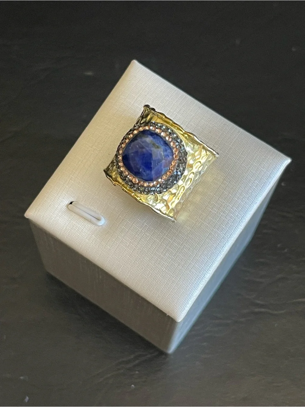 genuine Blue sapphire & crystal hammered ring.